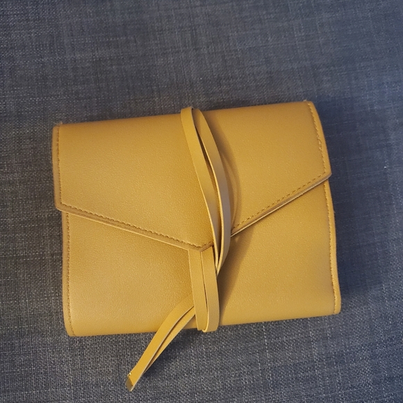 Glass Ladder and Co | tan Katherine Organizer Tech Roll - Picture 6 of 8